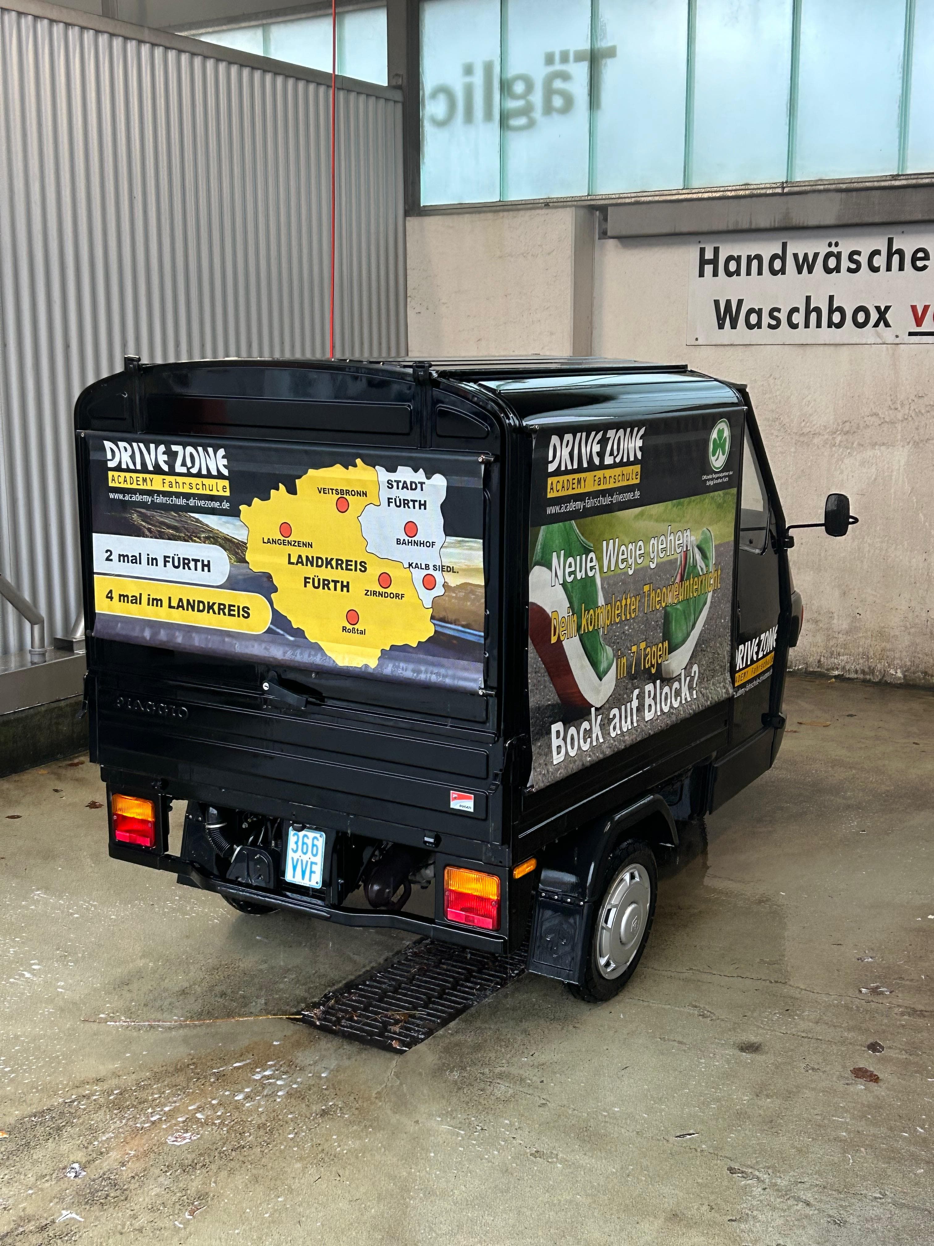 Piaggio Ape Werbefahrzeug